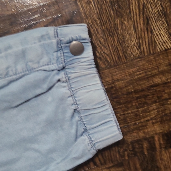 American Eagle loose fit will fit Large or X-Large woman - Picture 2 of 10